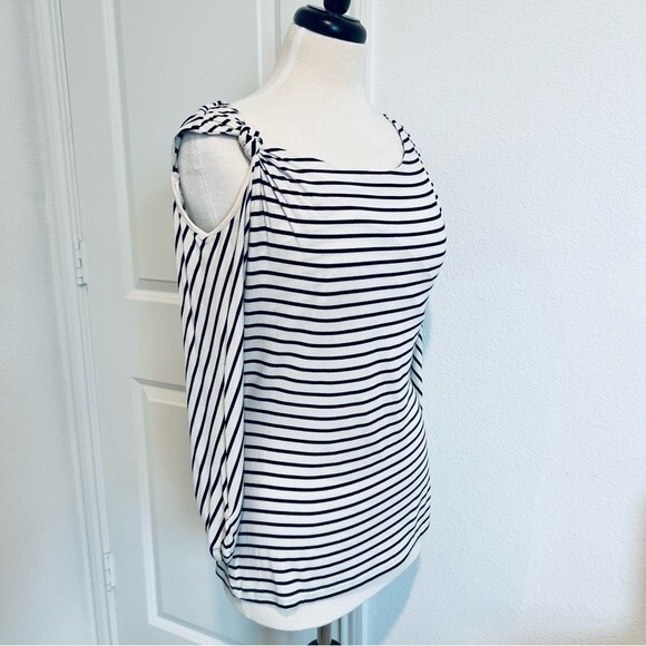 Vince Camuto Striped Cold Shoulder Top Women's Sz Medium Long Sleeve Knot Detail - Picture 3 of 10
